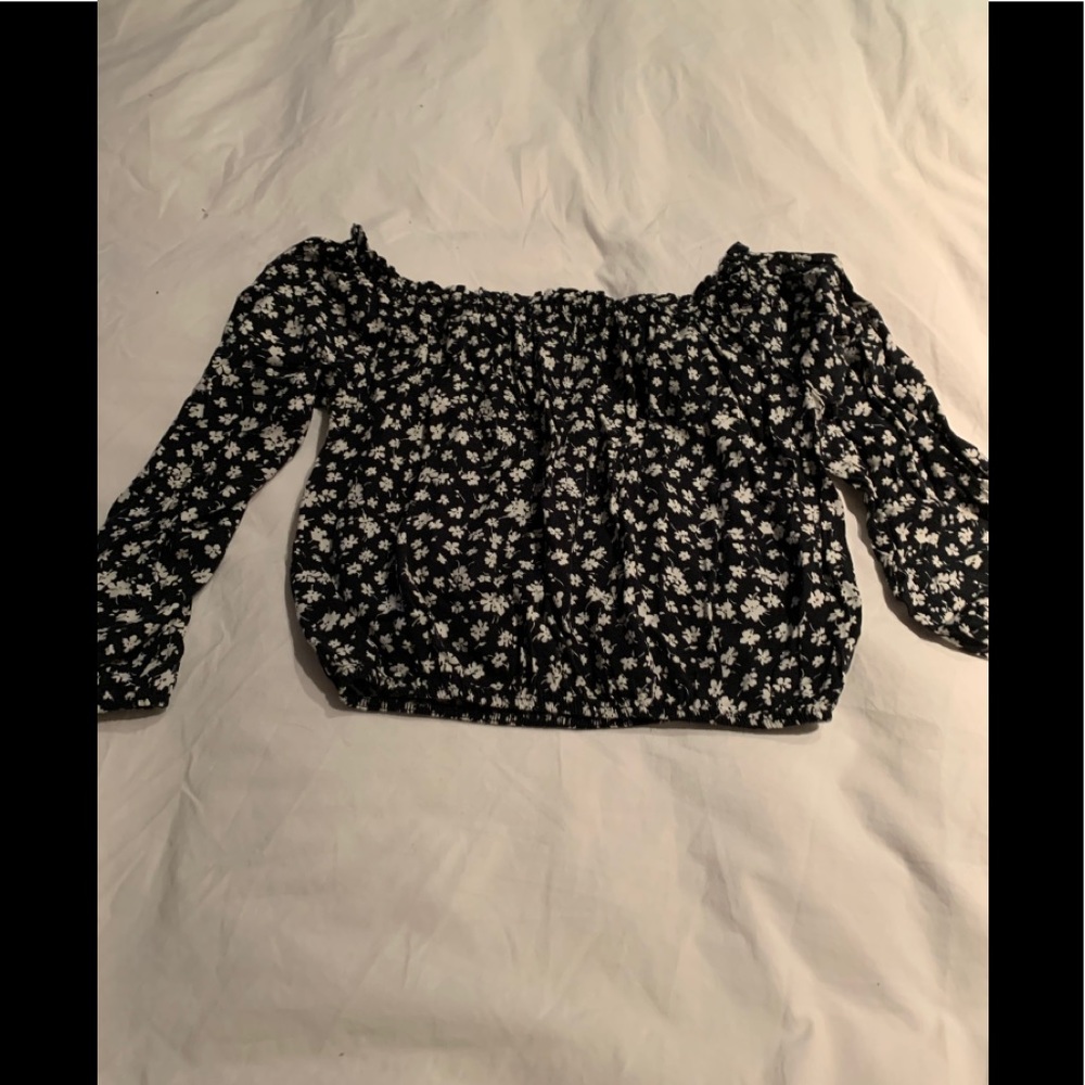 Brandy Melville peasant top with floral print